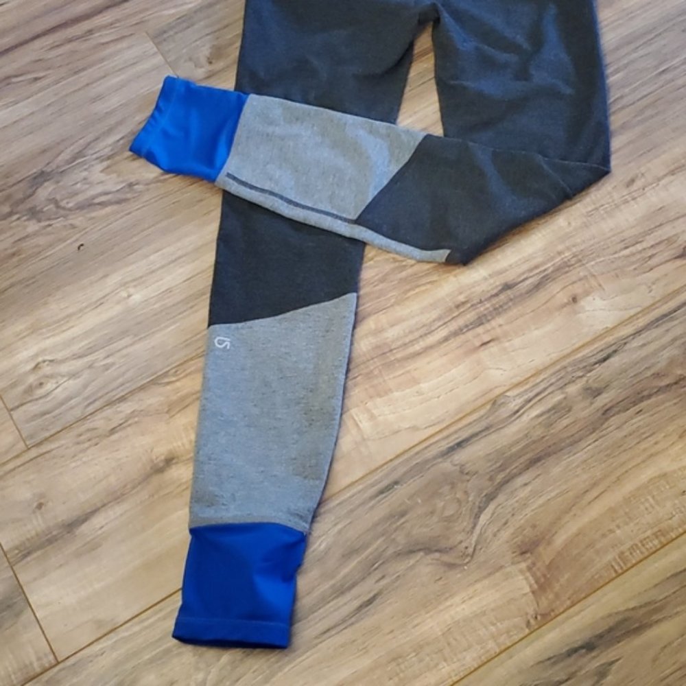 Gap Fit Grey and Blue Color Block Yoga Pants Size Medium